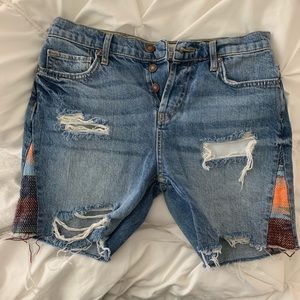 🌸 Free People Distressed Denim Shorts 🌸